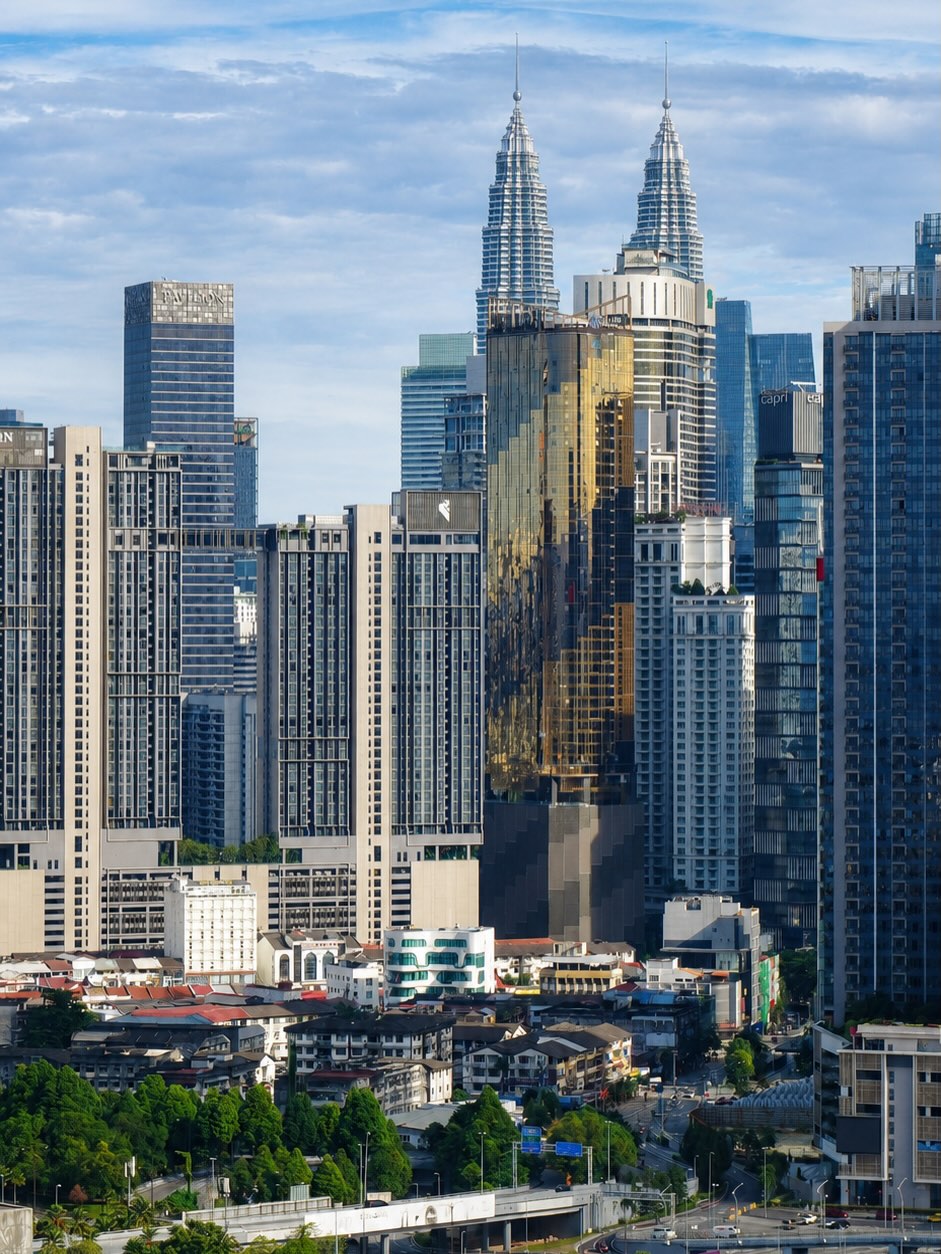 Panorama miasta z wieżami Petronas